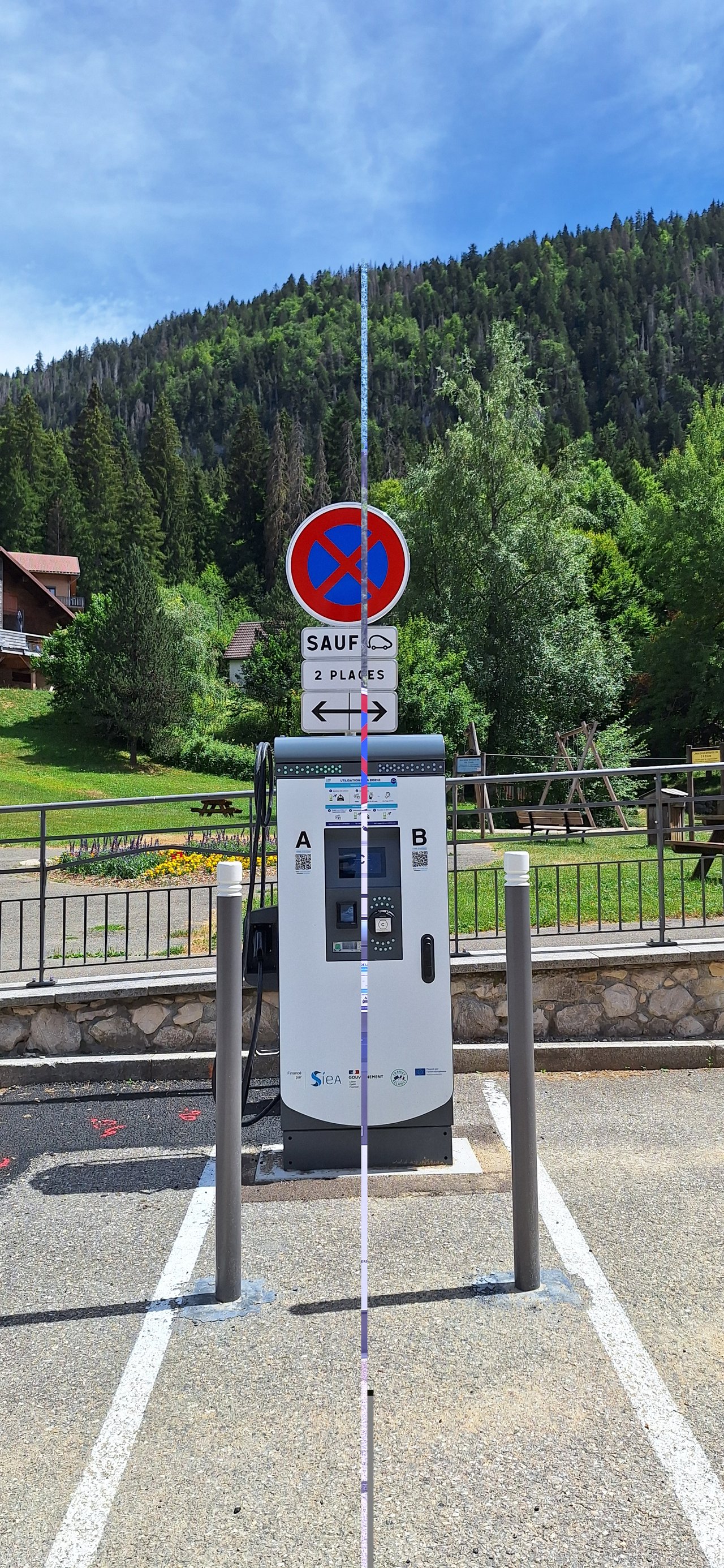 📣La borne de recharge pour les véhicules électriques est en service !
