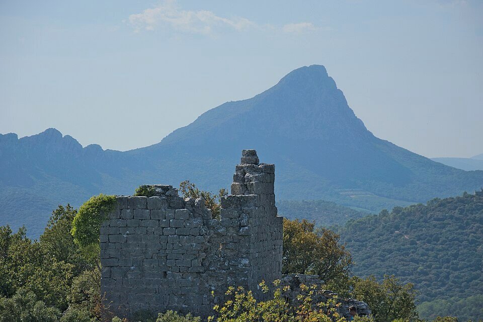 Vestiges de la Tour de la Roque à Fontanès
