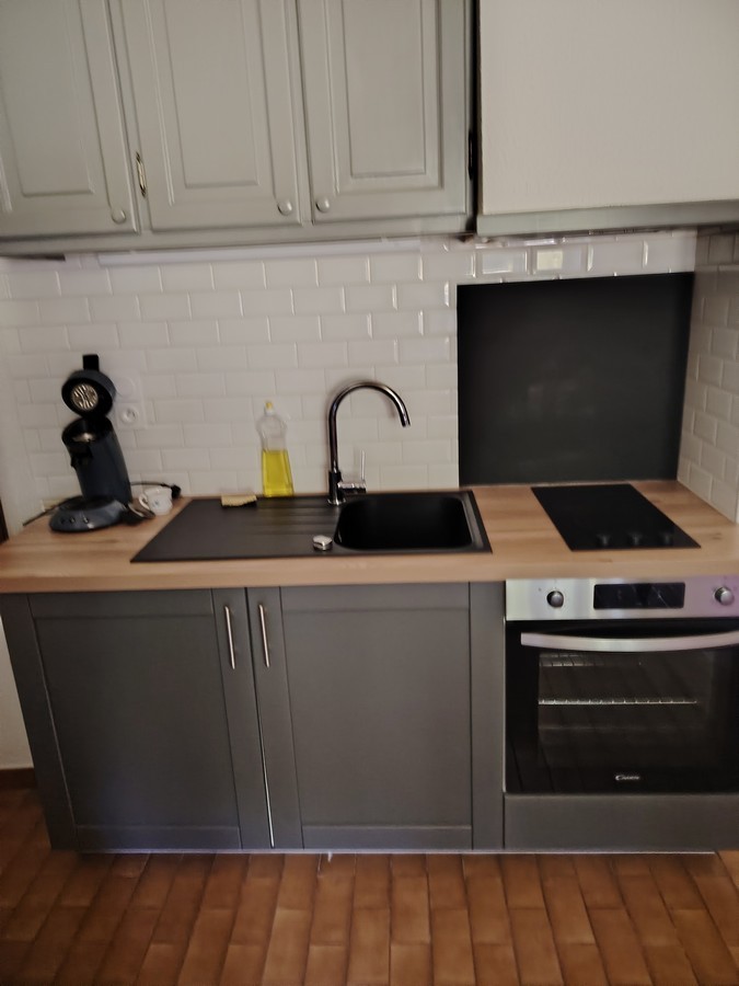 Studio R1 ou R2 (coin cuisine)